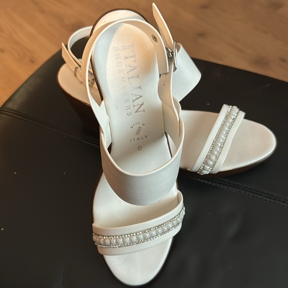 Italian Shoemakers White Sandals - Picture 2 of 3